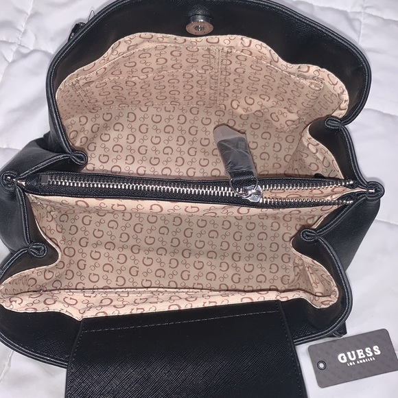 GUESS PURSE - Picture 5 of 10